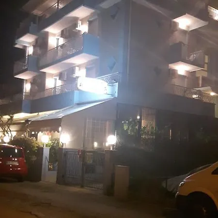 Hotell Podgora 3*
