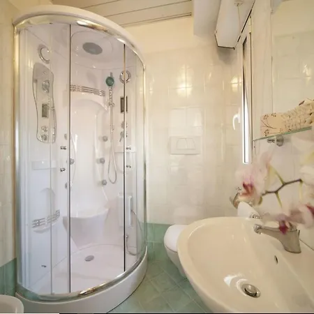 Manola Hotel 3*