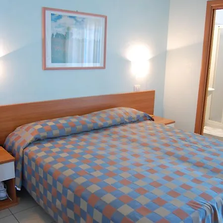 Hotel Iones 3*