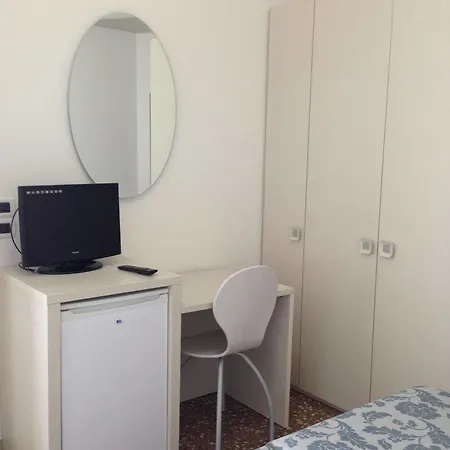 Carlton Hotel