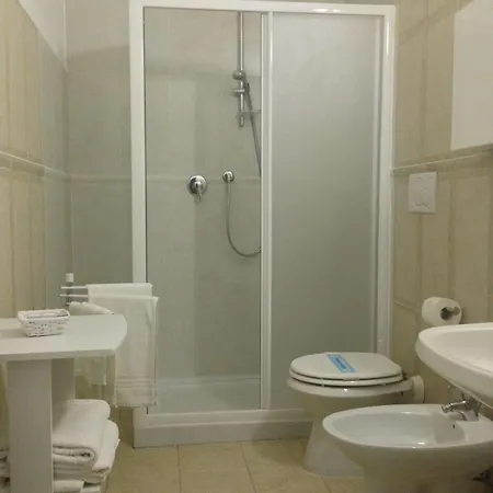Carlton Hotel