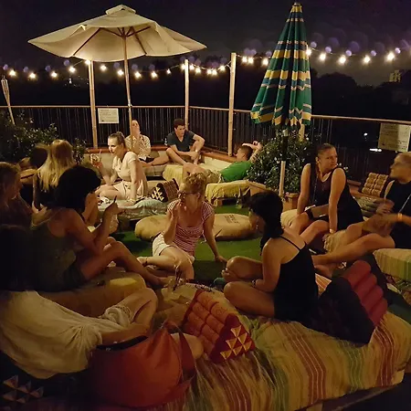 Hostel Jammin' & Bar