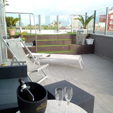 Q Hotel