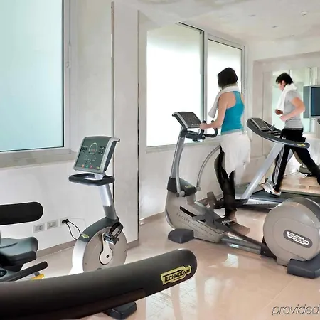 Mercure Artis Hotel 4*