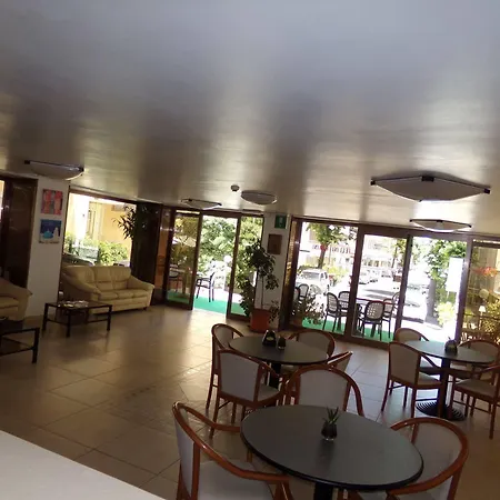 Hotell Fellini 3*