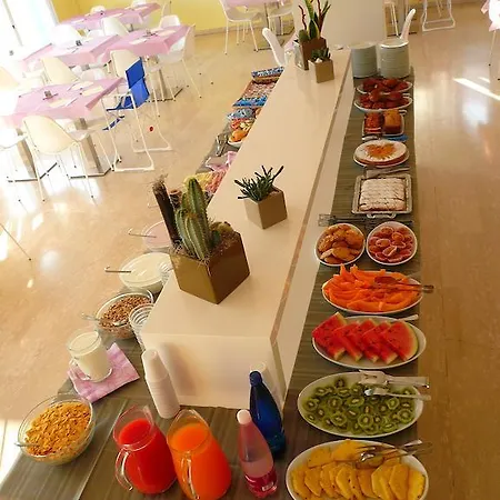 Iones Hotel
