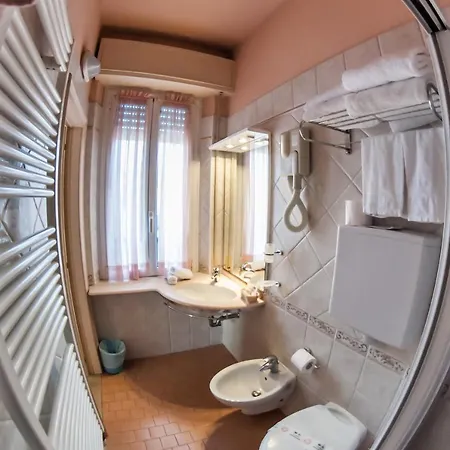 Angelini 3* Римини