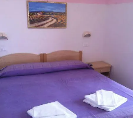 Nives Hotel 3*