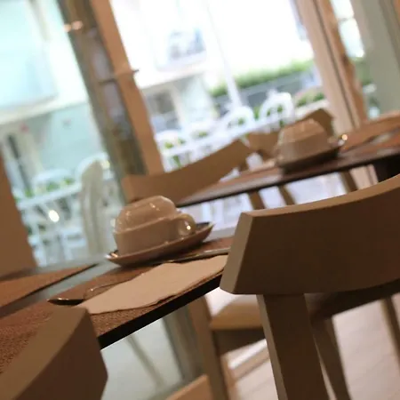 Hotell Mauri 3*