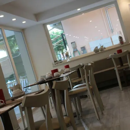 Mauri Hotell Marebello