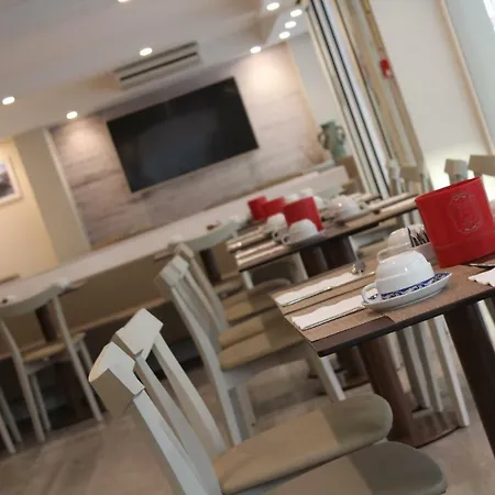 Hotell Mauri 3*