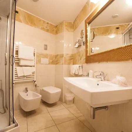 دبلومات بالاس 4*