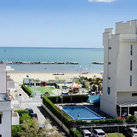 Hotel Apollo 3*