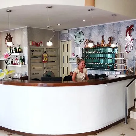 马德里酒店 里米尼