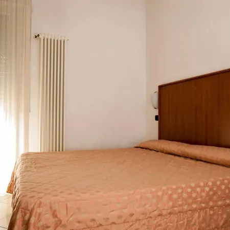 Fellini Apartmanhotel 3*