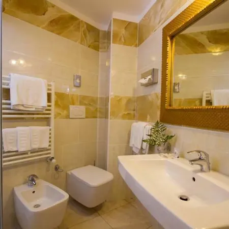 دبلومات بالاس