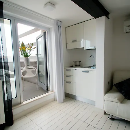 Q Hotel 3*