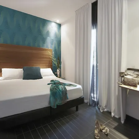 Q Hotel
