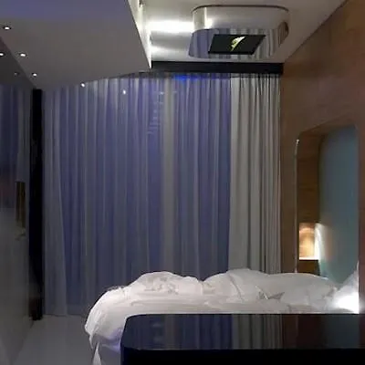 Hotel I-suite